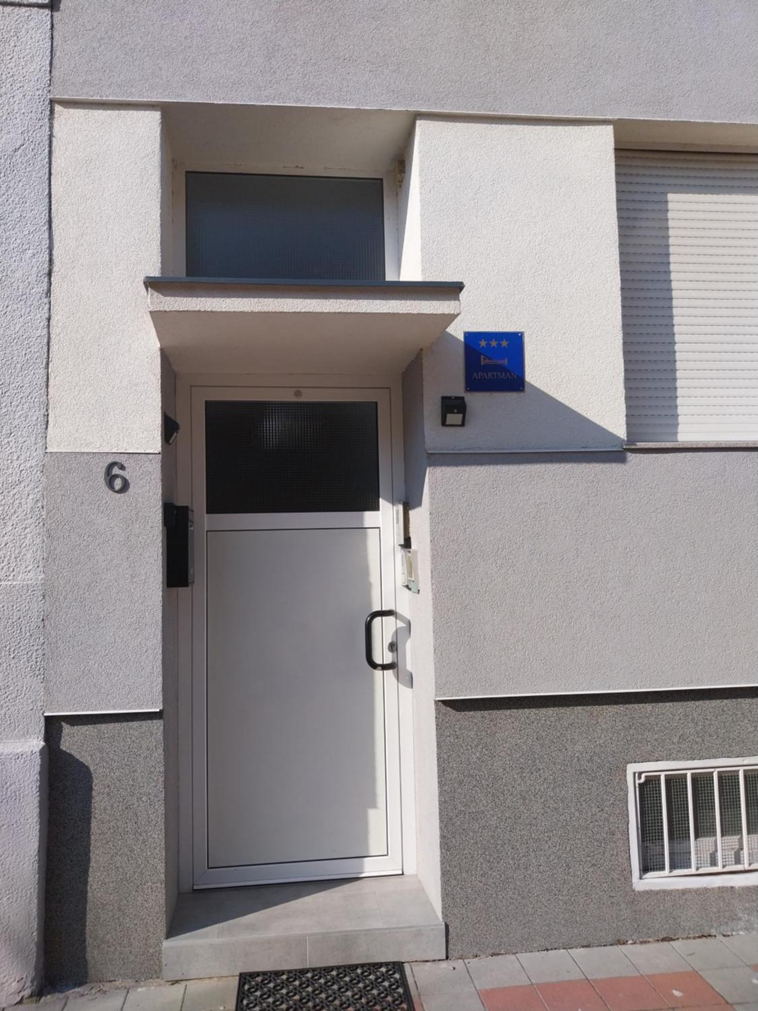 Apartman Bloom Осиек Экстерьер фото