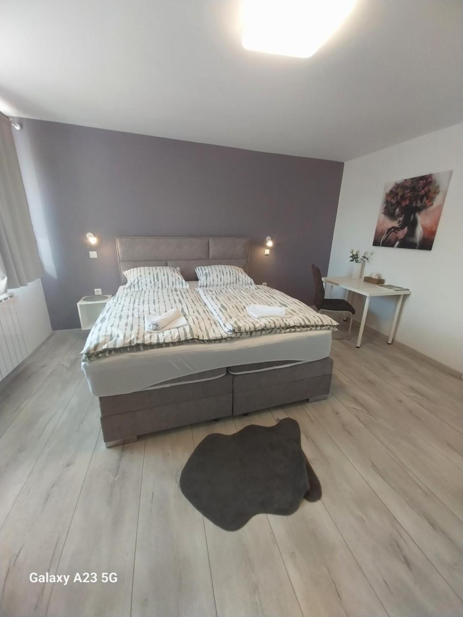 Apartman Bloom Осиек Экстерьер фото